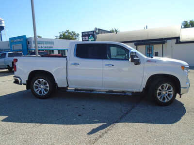 2025 Chevrolet 1500 Crew Cab, $56995. Photo 5