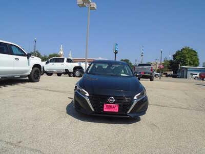 2025 Nissan Altima, $22030. Photo 2