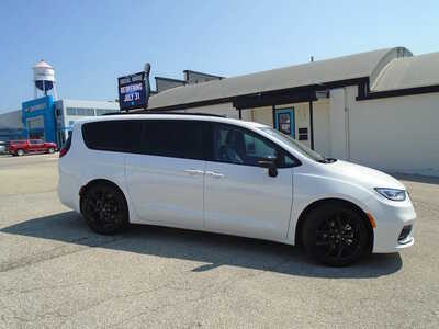 2025 Chrysler Pacifica, $34530. Photo 5