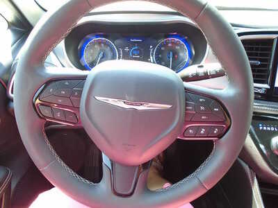 2025 Chrysler Pacifica, $34530. Photo 8