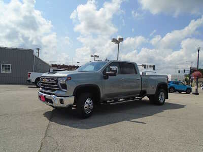 2024 Chevrolet 3500 Crew Cab, $0. Photo 3