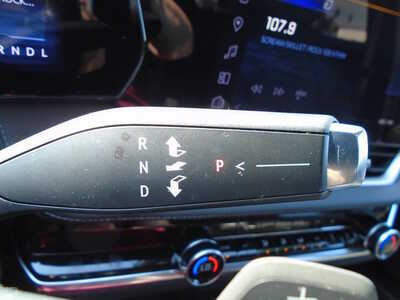 2026 Chevrolet Equinox, $30030. Photo 9