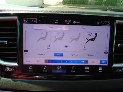 2025 Chrysler Pacifica, $30030. Photo 12