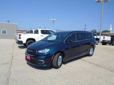 2025 Chrysler Pacifica, $30030. Photo 3
