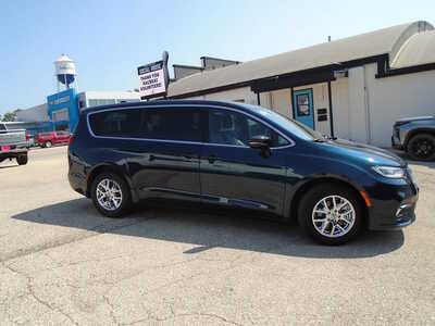 2025 Chrysler Pacifica, $30030. Photo 5
