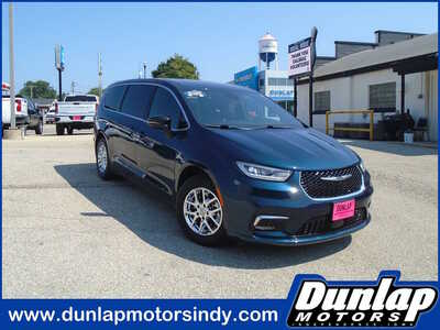 2025 Chrysler Pacifica, $30030. Photo 1