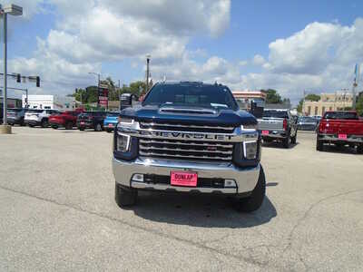 2022 Chevrolet 2500 Crew Cab, $49030. Photo 2