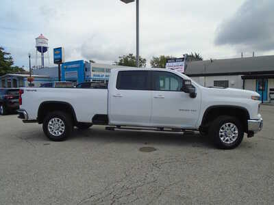 2024 Chevrolet 2500 Crew Cab, $54030. Photo 5