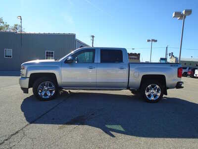2017 Chevrolet 1500 Crew Cab, $31030. Photo 4