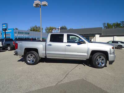 2017 Chevrolet 1500 Crew Cab, $31030. Photo 5