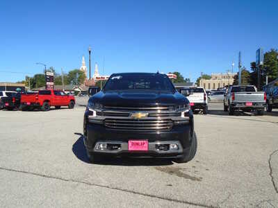 2022 Chevrolet 1500 Crew Cab, $37030. Photo 2