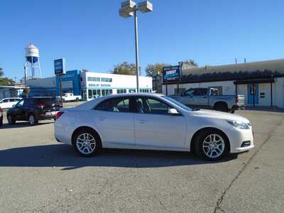 2015 Chevrolet Malibu, $5030. Photo 5