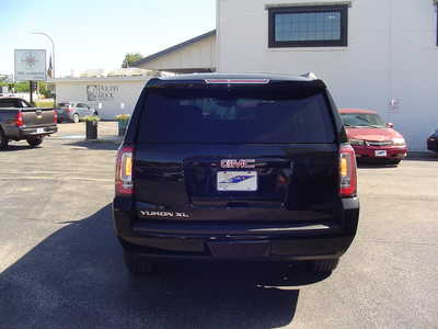 2018 GMC Yukon XL, $31300. Photo 3