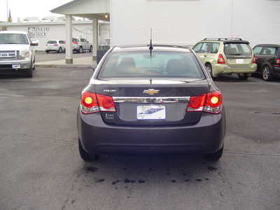 2011 Chevrolet Cruze, $6400. Photo 3