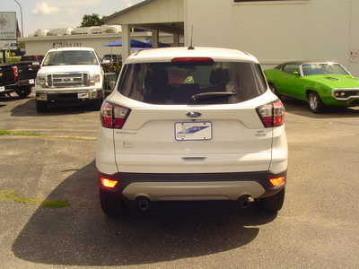 2017 Ford Escape, $10650. Photo 4