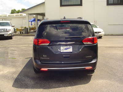 2019 Chrysler Pacifica, $21975. Photo 4