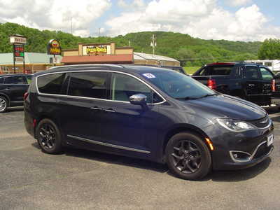 2019 Chrysler Pacifica, $21975. Photo 6
