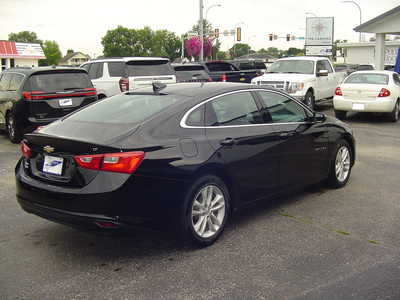2017 Chevrolet Malibu, $12925. Photo 5