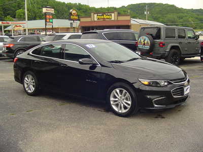 2017 Chevrolet Malibu, $12925. Photo 6