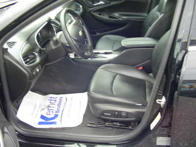 2017 Chevrolet Malibu, $12925. Photo 7