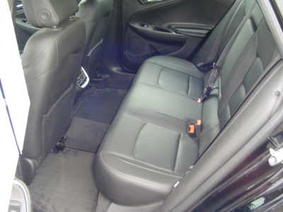 2017 Chevrolet Malibu, $12925. Photo 8