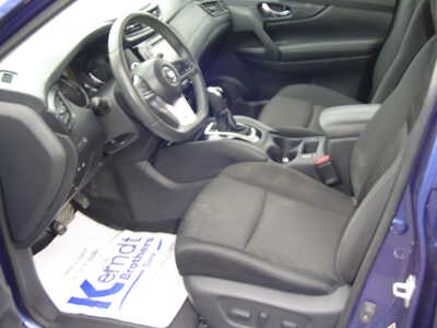 2019 Nissan Rogue, $9950. Photo 8