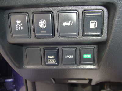 2019 Nissan Rogue, $9950. Photo 12