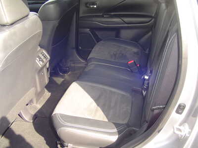 2019 Mitsubishi Outlander, $13900. Photo 9