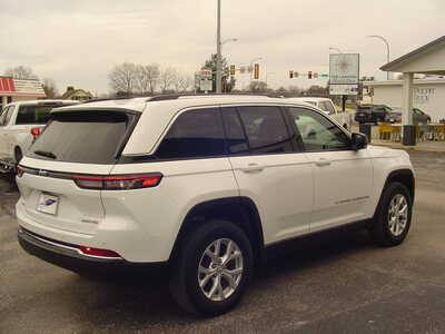 2023 Jeep Grand Cherokee, $32900. Photo 6