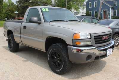 2005 GMC 1500 Reg Cab, $12995. Photo 1