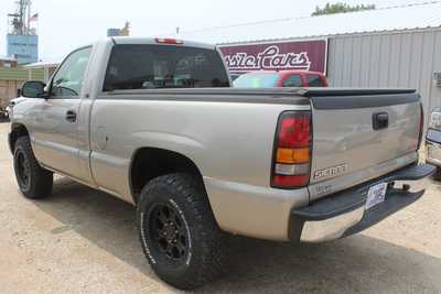 2005 GMC 1500 Reg Cab, $12995. Photo 3