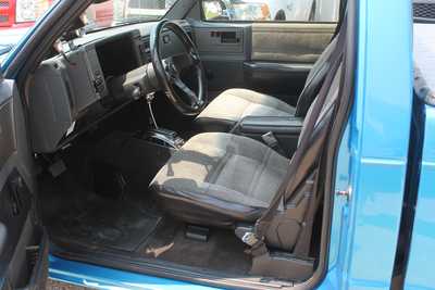 1990 Chevrolet S-10 Reg Cab, $21995. Photo 5