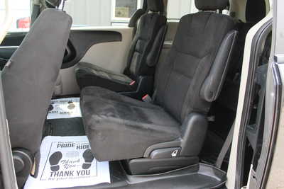 2015 Dodge Caravan, $7495. Photo 6