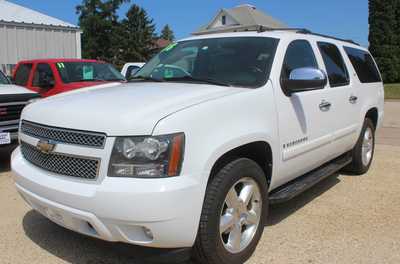 2008 Chevrolet Suburban, $8995. Photo 2