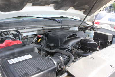 2008 Chevrolet Suburban, $8995. Photo 8