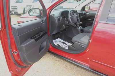 2009 Jeep Compass, $5995. Photo 5