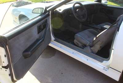 1986 Chevrolet Camaro, $5995. Photo 5