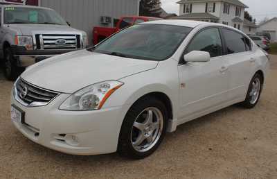 2011 Nissan Altima, $4495. Photo 2