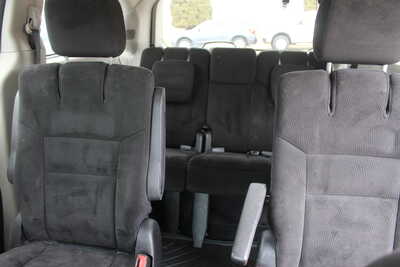 2015 Dodge Caravan, $7995. Photo 6