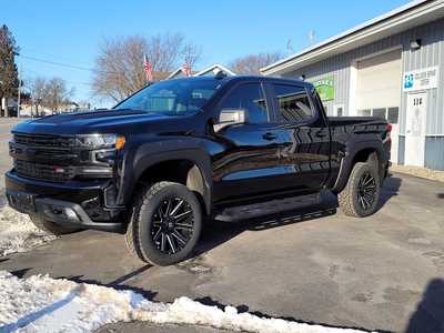 2020 Chevrolet 1500 Crew Cab, $32995. Photo 1