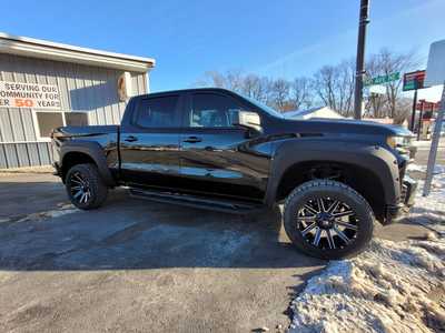2020 Chevrolet 1500 Crew Cab, $32995. Photo 3