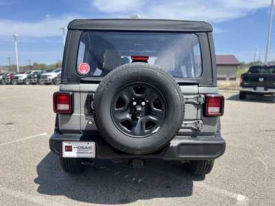 2021 Jeep Wrangler Unlimited, $30000. Photo 6