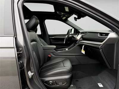 2025 Jeep Grand Cherokee L, $49640. Photo 11