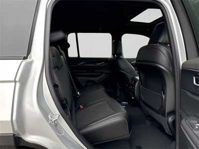 2025 Jeep Grand Cherokee, $41724. Photo 11