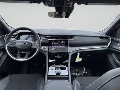 2025 Jeep Grand Cherokee, $41724. Photo 12