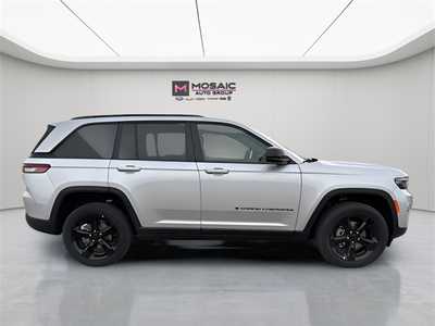 2025 Jeep Grand Cherokee, $41724. Photo 2