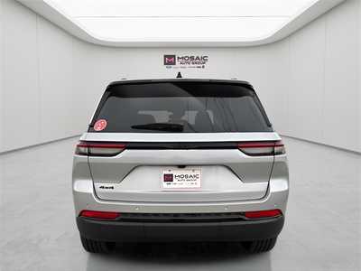 2025 Jeep Grand Cherokee, $41724. Photo 4