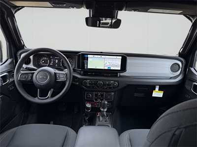 2024 Jeep Gladiator, $42633. Photo 11