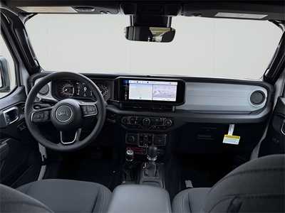 2024 Jeep Gladiator, $42187. Photo 11