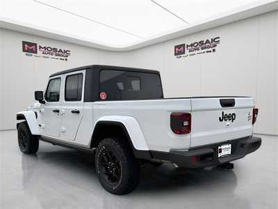 2024 Jeep Gladiator, $42187. Photo 5